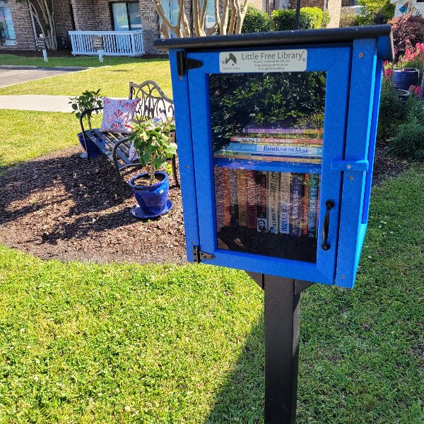 ARIUM Residents Feel at Home with Little Free Libraries