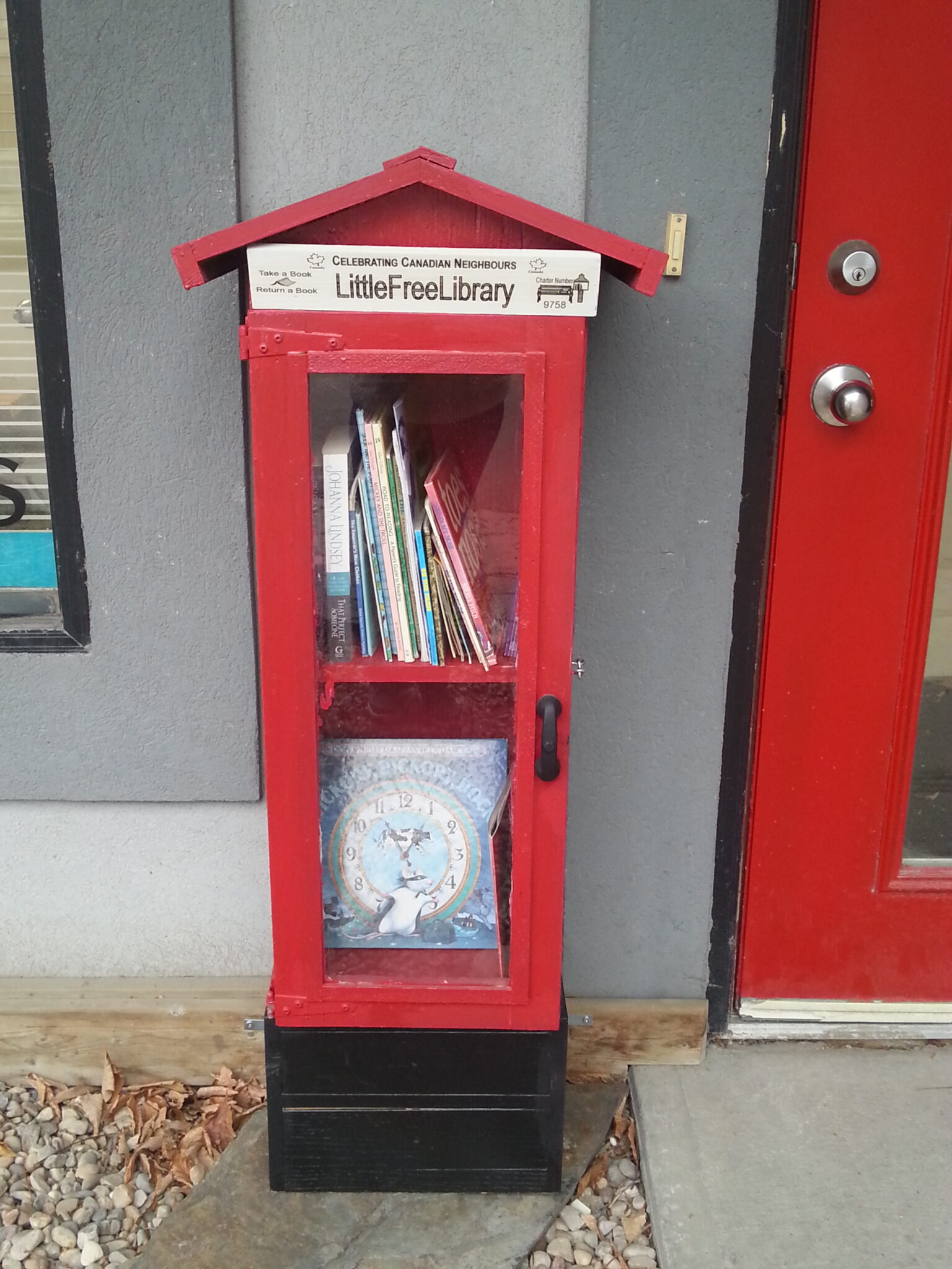 20-british-phone-booth-little-free-libraries-little-free-library