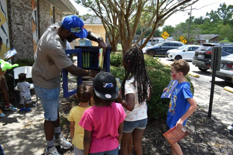 Reading Partners Helps Launch 'Read in Color' in Charleston Little